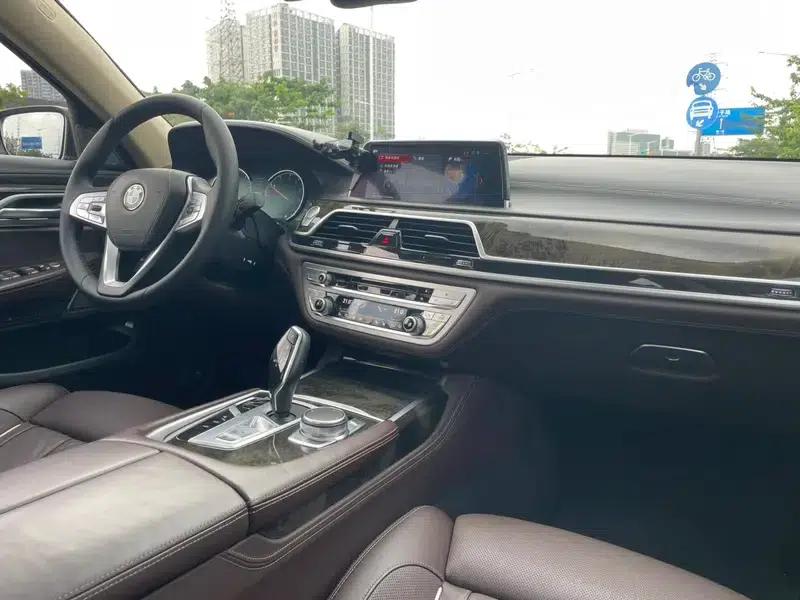 2018 BMW 7 Series 730Li Luxury Package — миниатюра 12