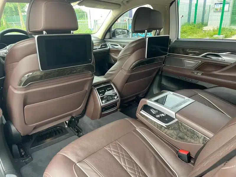 2018 BMW 7 Series 730Li Luxury Package — миниатюра 13