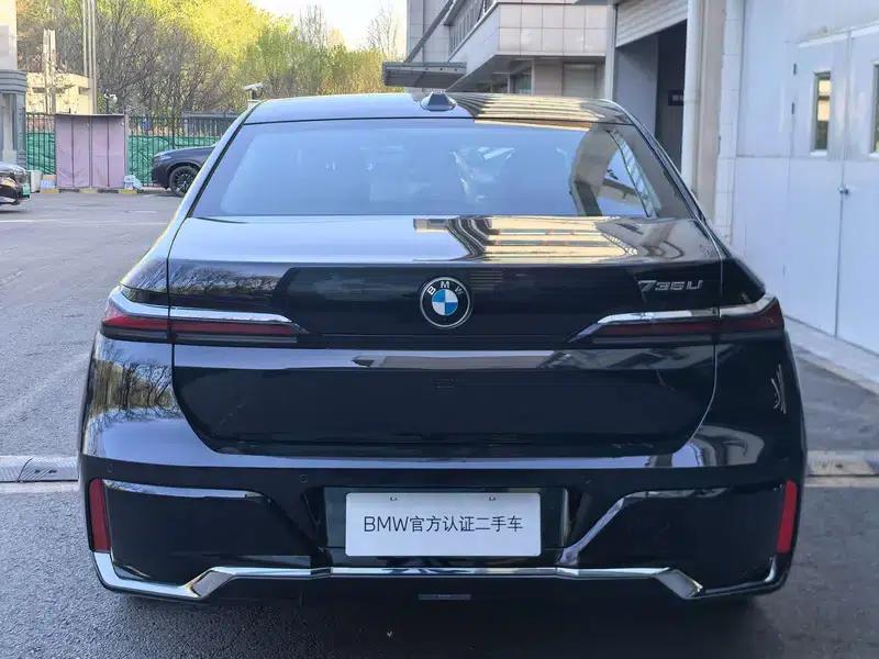2023 BMW 7 Series 735Li M Sport Package — миниатюра 4