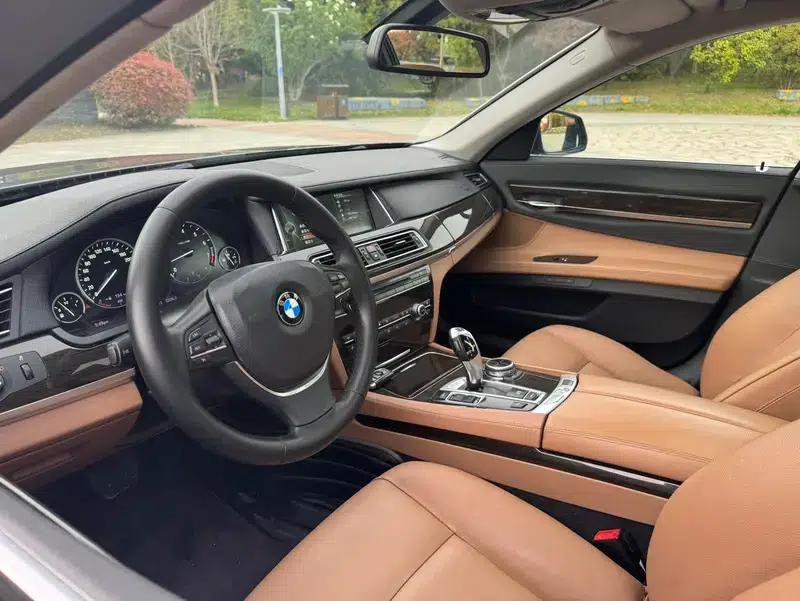 BMW 7 Series 2013 730Li Leading Edition — миниатюра 13