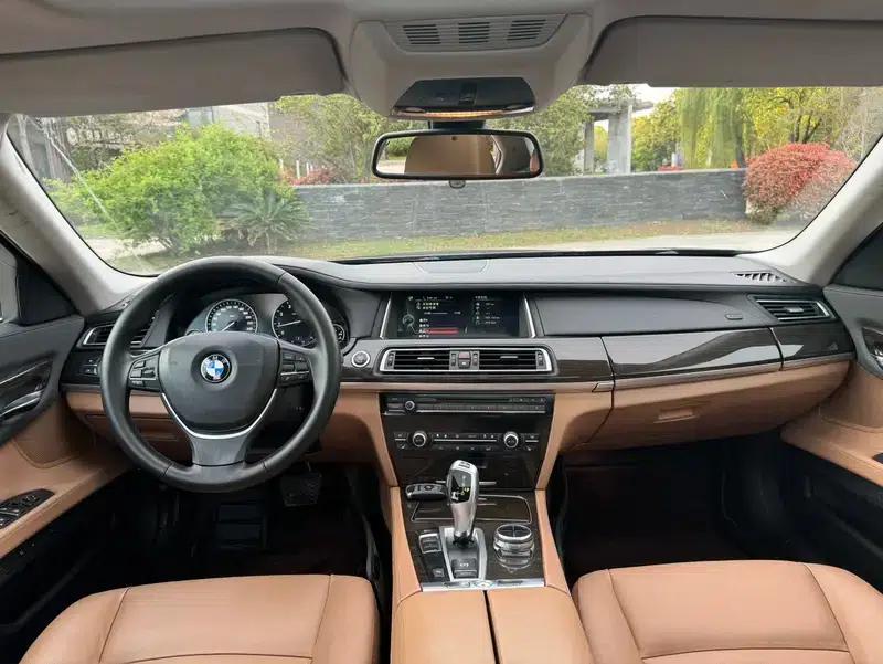 BMW 7 Series 2013 730Li Leading Edition — миниатюра 9
