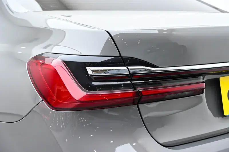 2021 BMW 7 Series 730Li Luxury Package — миниатюра 13