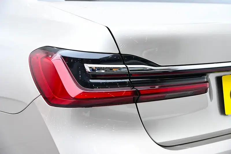 2021 BMW 7 Series 730Li Luxury Package — миниатюра 13