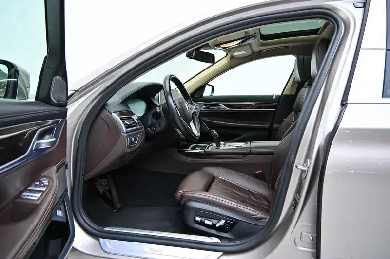 2021 BMW 7 Series 730Li Luxury Package — миниатюра 17