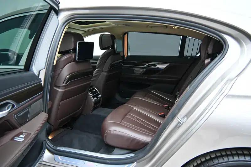 2021 BMW 7 Series 730Li Luxury Package — миниатюра 18