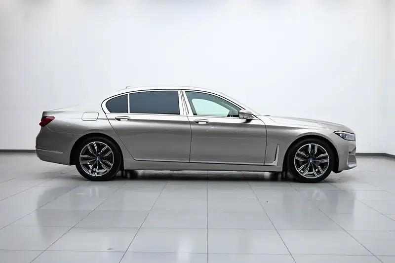2021 BMW 7 Series 730Li Luxury Package — миниатюра 8