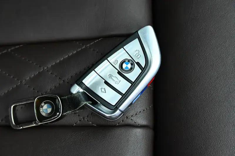 2019 BMW 7 Series Facelift 730Li M Sport Package — миниатюра 11