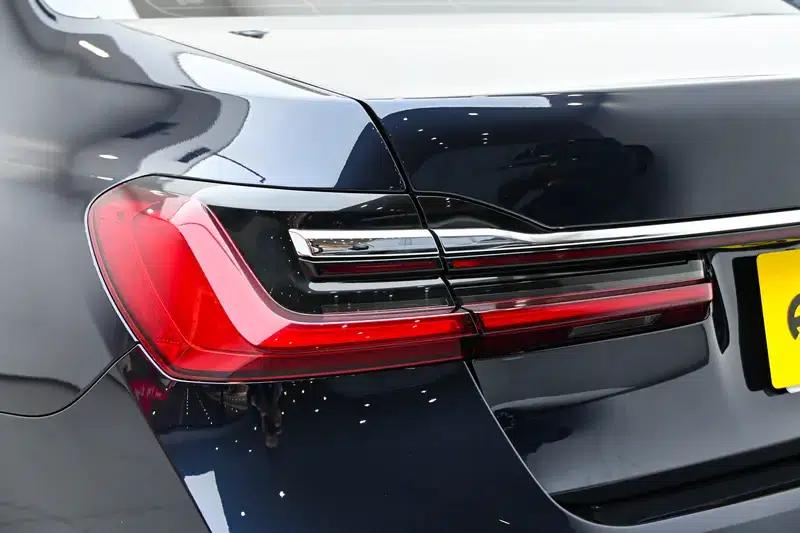2019 BMW 7 Series Facelift 730Li M Sport Package — миниатюра 13