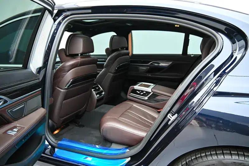 2019 BMW 7 Series Facelift 730Li M Sport Package — миниатюра 18