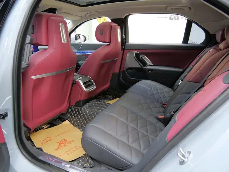 2023 BMW 7 Series 735Li M Sport Package — миниатюра 17