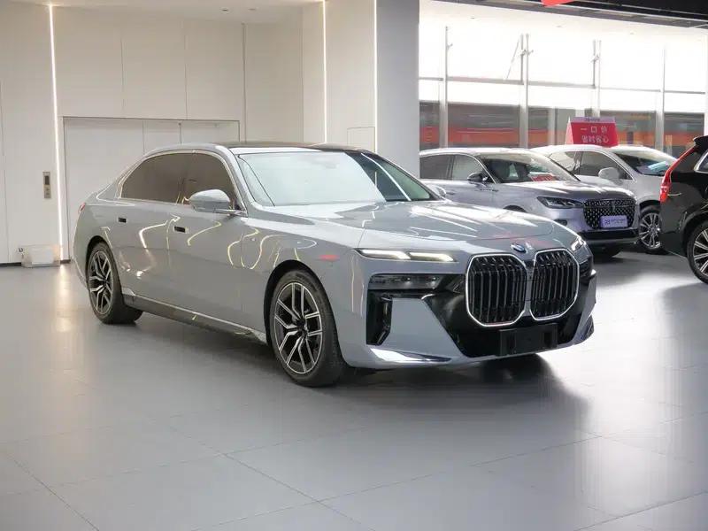 2023 BMW 7 Series 735Li M Sport Package — миниатюра 3