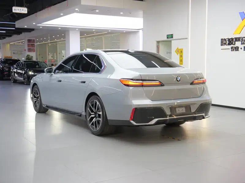 2023 BMW 7 Series 735Li M Sport Package — миниатюра 5