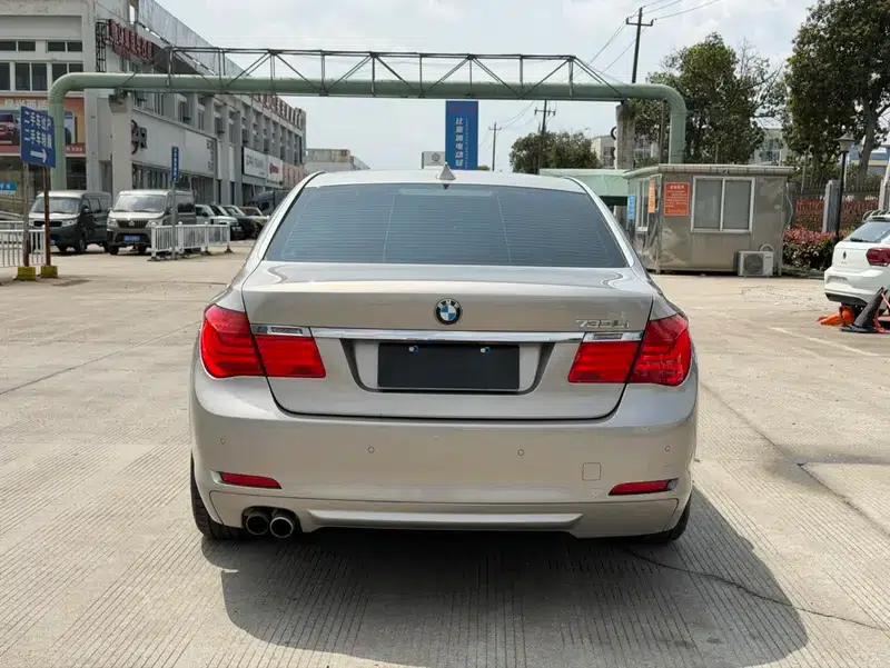 BMW 7 Series 2009 730Li Luxury — миниатюра 5