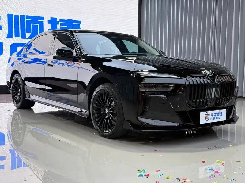 2023 BMW 7 Series 735Li M Sport Package — миниатюра 3