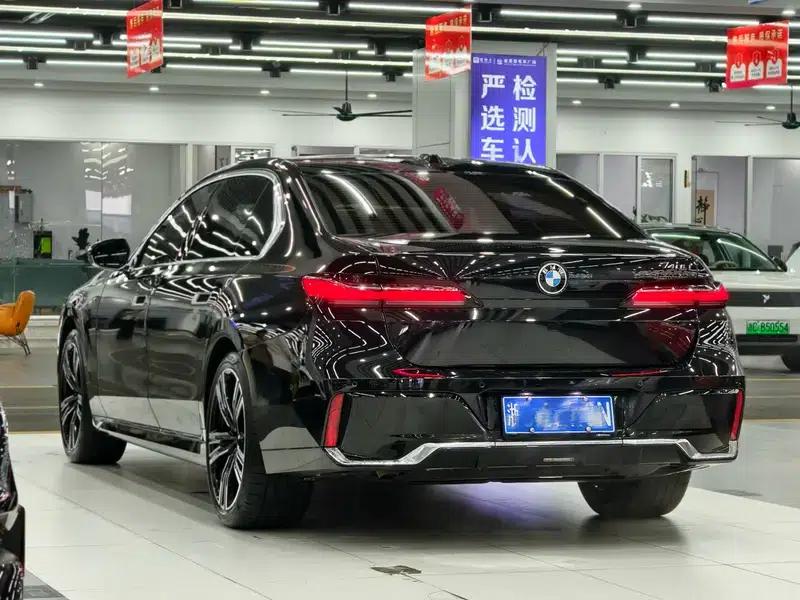 2023 BMW 7 Series 740Li Leading Edition M Sport Package — миниатюра 3