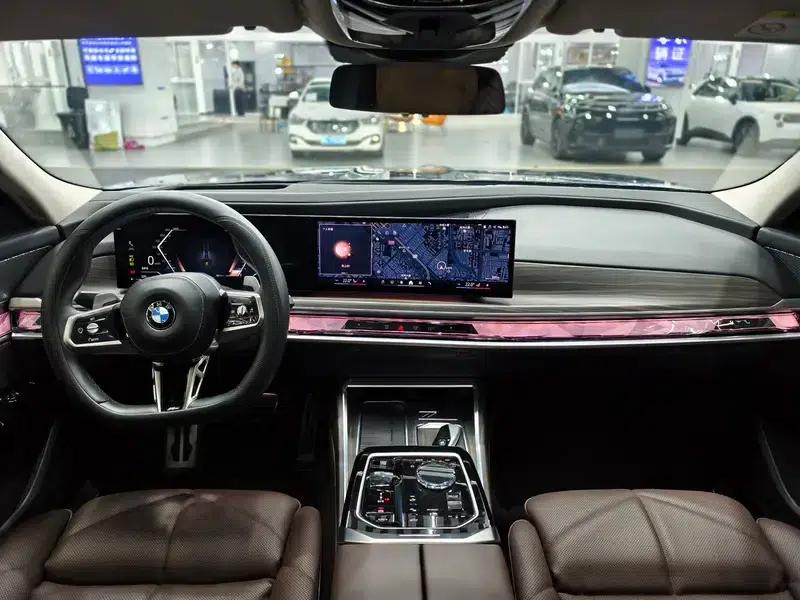 2023 BMW 7 Series 740Li Leading Edition M Sport Package — миниатюра 6