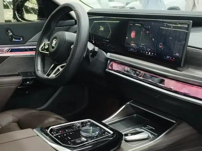 2023 BMW 7 Series 740Li Leading Edition M Sport Package — миниатюра 7