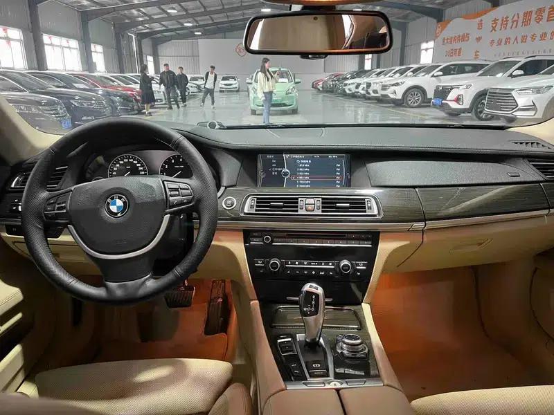 2011 BMW 7 Series 730Li Elegant Edition — миниатюра 7