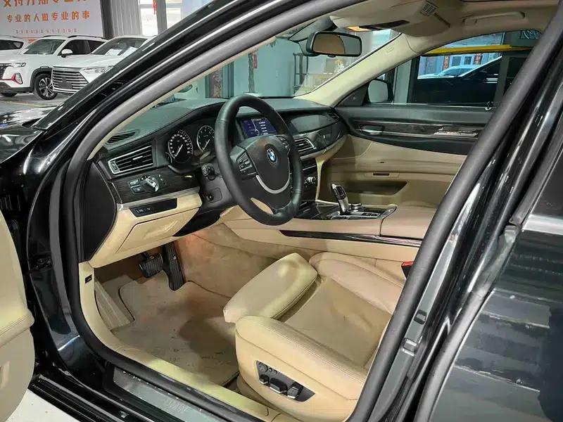 2011 BMW 7 Series 730Li Elegant Edition — миниатюра 8