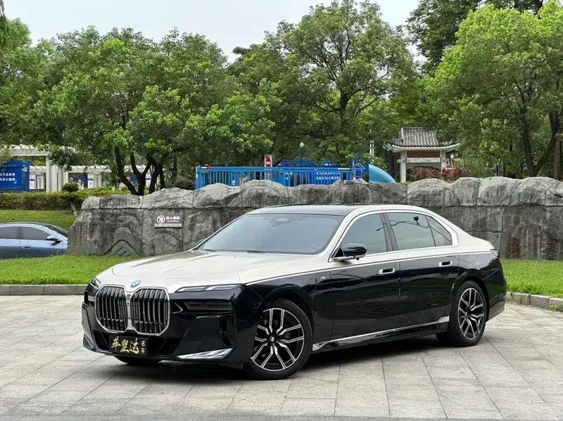 2023 BMW 7 Series 735Li M Sport Package — миниатюра 1