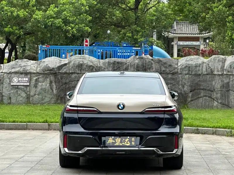 2023 BMW 7 Series 735Li M Sport Package — миниатюра 2