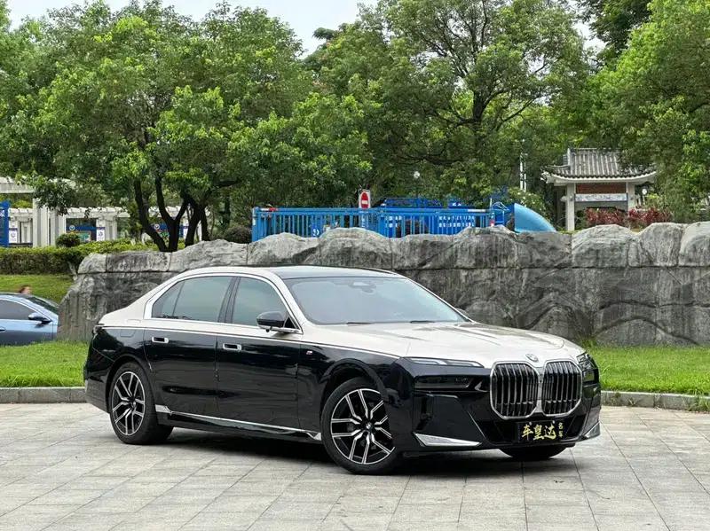 2023 BMW 7 Series 735Li M Sport Package — миниатюра 3