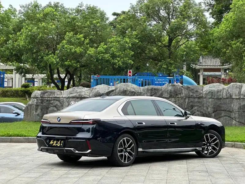 2023 BMW 7 Series 735Li M Sport Package — миниатюра 5