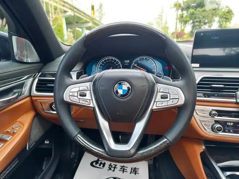 2018 BMW 7 Series 730Li Leading Edition M Sport Package — миниатюра 11