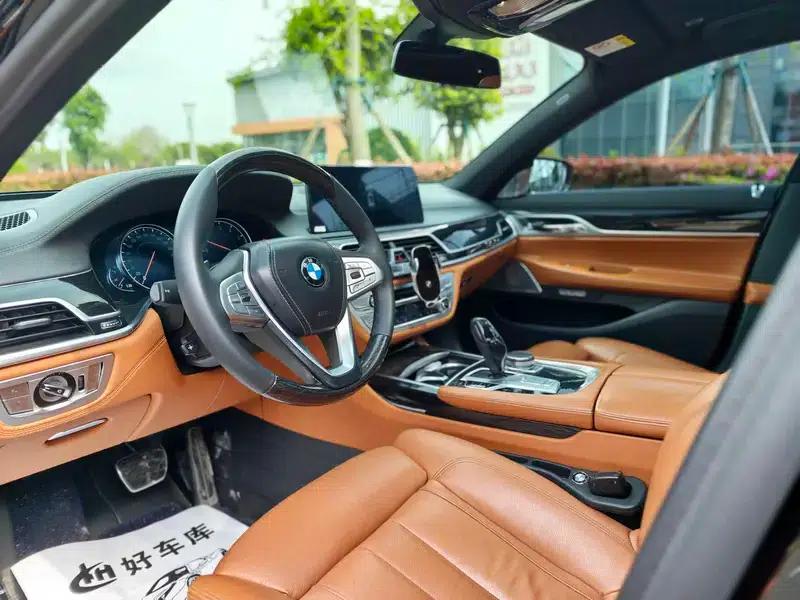 2018 BMW 7 Series 730Li Leading Edition M Sport Package — миниатюра 13
