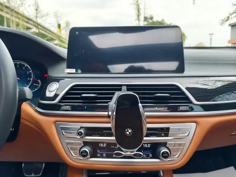 2018 BMW 7 Series 730Li Leading Edition M Sport Package — миниатюра 9