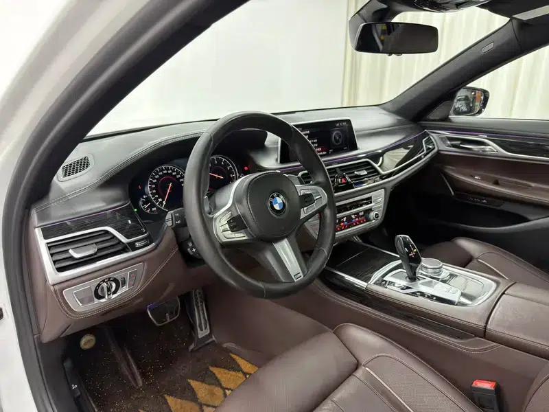 2018 BMW 7 Series 730Li Luxury M Sport Package — миниатюра 22