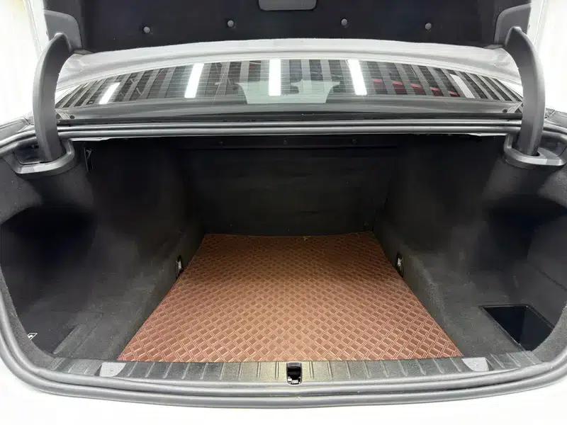 2018 BMW 7 Series 730Li Luxury M Sport Package — миниатюра 25