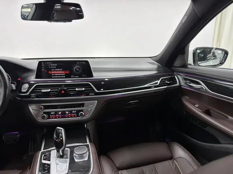 2018 BMW 7 Series 730Li Luxury M Sport Package — миниатюра 9
