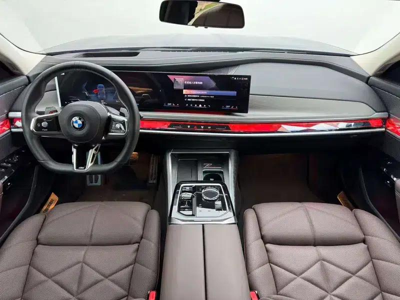 2023 BMW 7 Series 740Li Leading Luxury Package — миниатюра 11