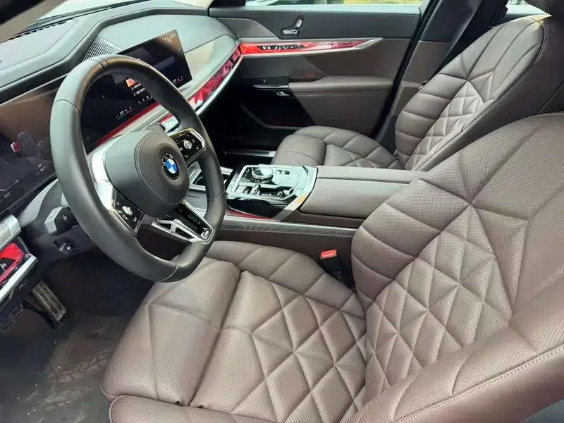 2023 BMW 7 Series 740Li Leading Luxury Package — миниатюра 16