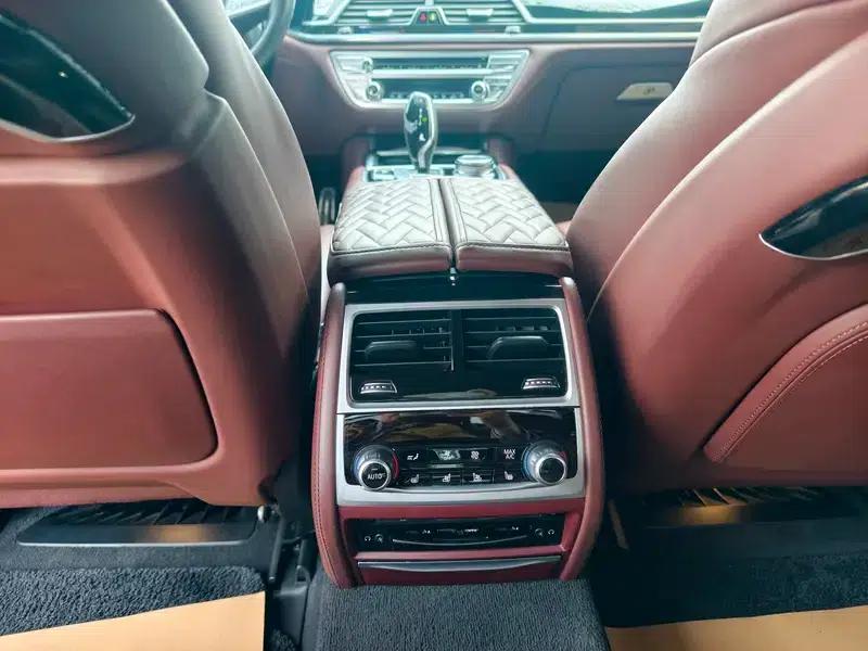 2019 BMW 7 Series Facelift 740Li xDrive Executive M Sport Package — миниатюра 12