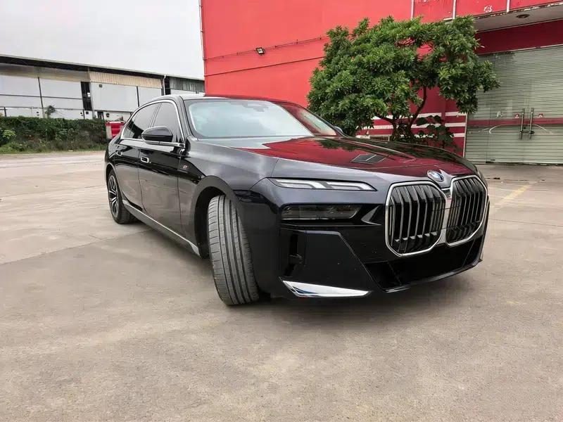 2023 BMW 7 Series 735Li M Sport Package — миниатюра 3