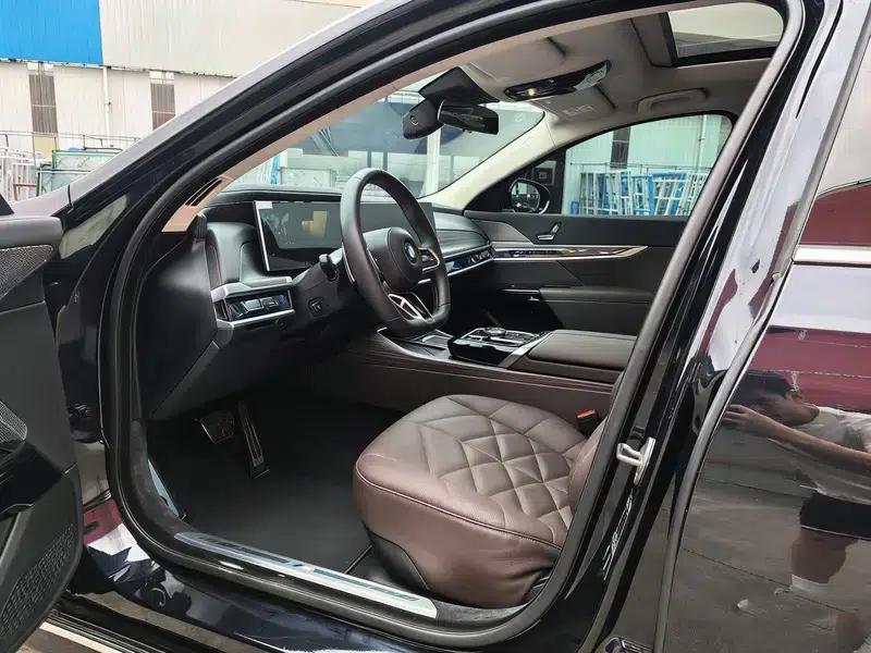 2023 BMW 7 Series 735Li M Sport Package — миниатюра 8