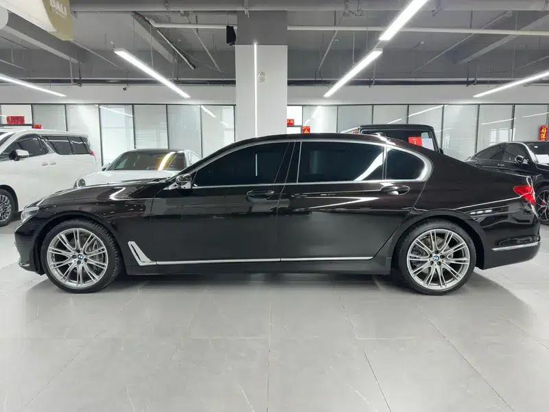 2018 BMW 7 Series 740Li Leading Edition M Sport Package — миниатюра 3