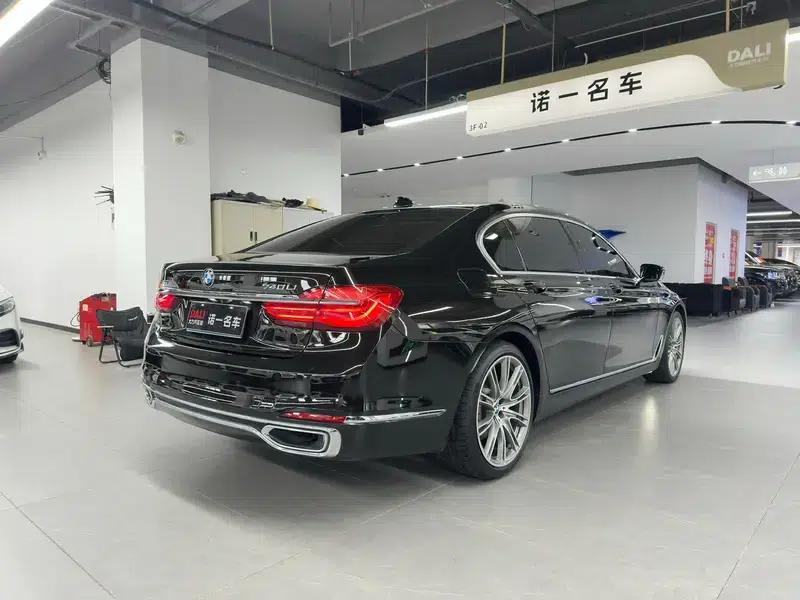 2018 BMW 7 Series 740Li Leading Edition M Sport Package — миниатюра 5