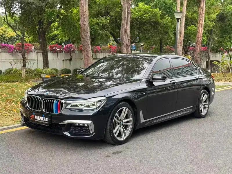 2018 BMW 7 Series 730Li Luxury M Sport Package — миниатюра 1