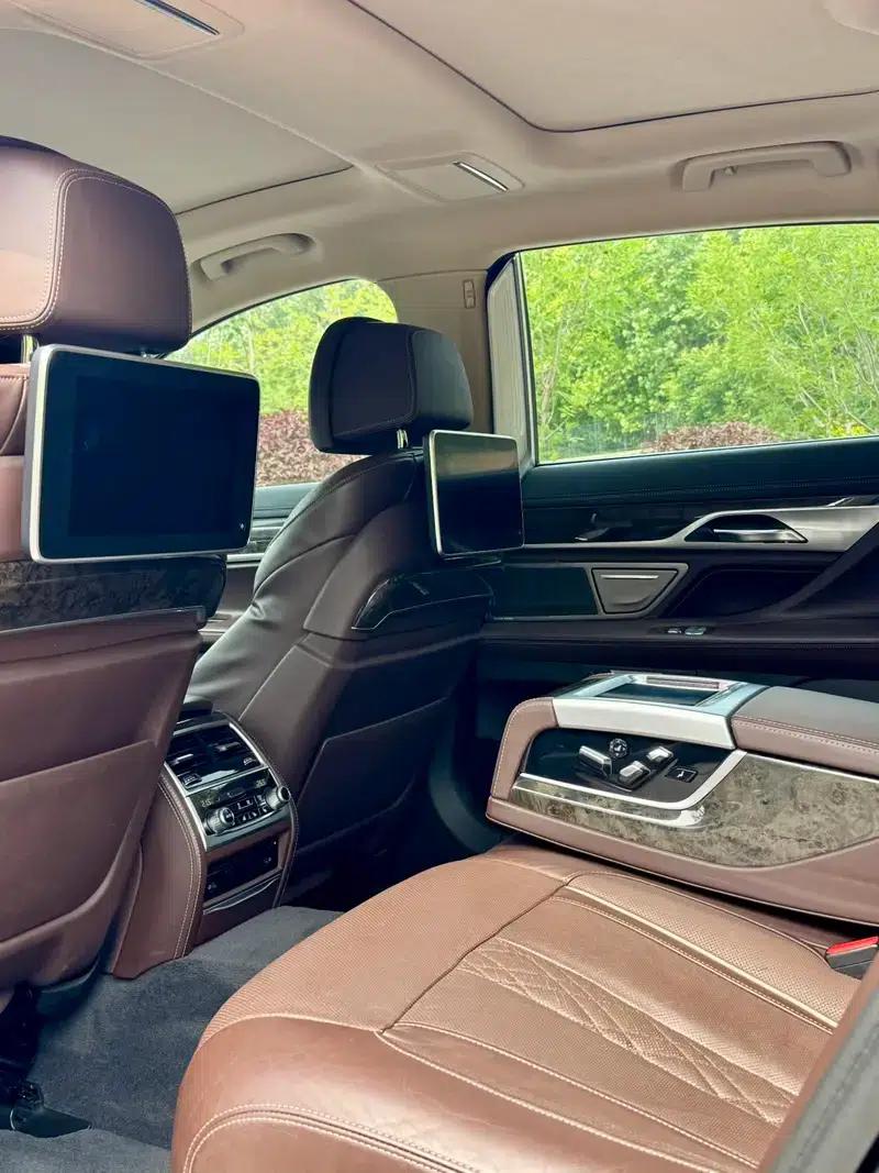 2017 BMW 7 Series 730Li Luxury — миниатюра 7