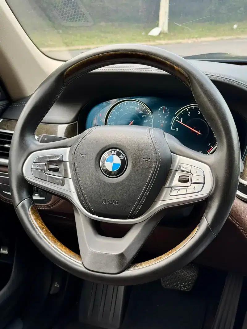 2017 BMW 7 Series 730Li Luxury — миниатюра 9