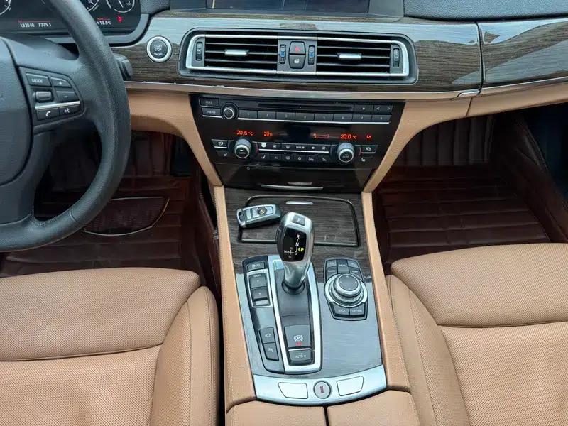 BMW 7 Series 2009 740Li Luxury — миниатюра 12