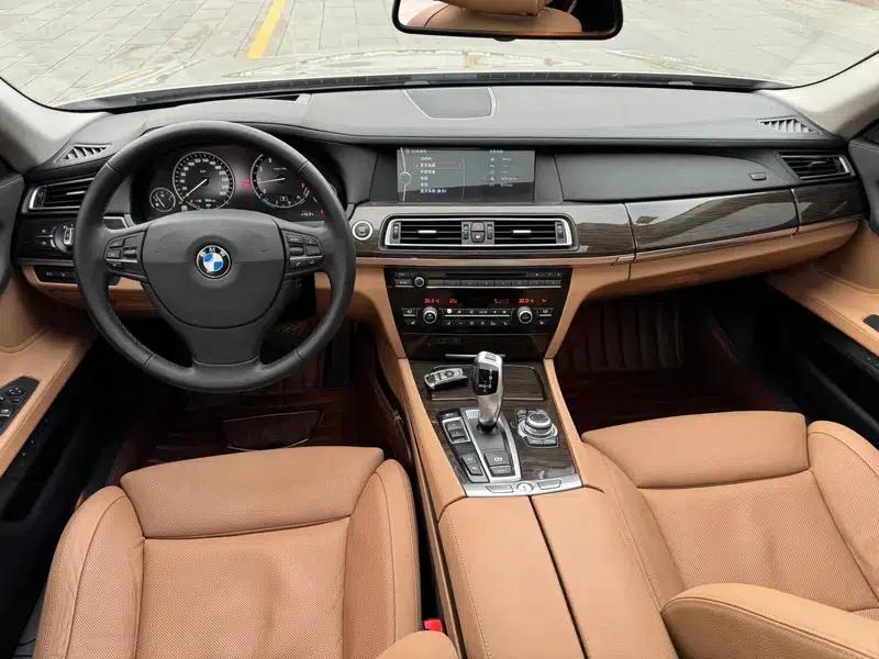 BMW 7 Series 2009 740Li Luxury — миниатюра 13