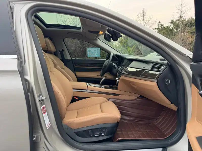 BMW 7 Series 2009 740Li Luxury — миниатюра 20