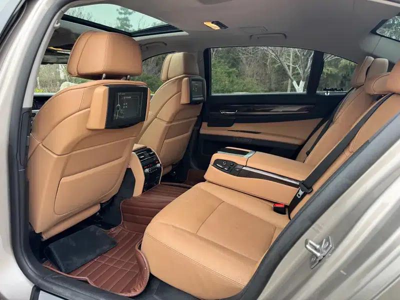 BMW 7 Series 2009 740Li Luxury — миниатюра 21