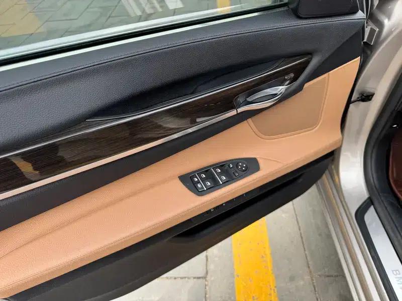 BMW 7 Series 2009 740Li Luxury — миниатюра 23