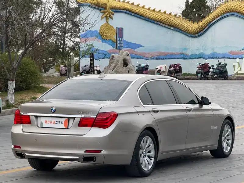 BMW 7 Series 2009 740Li Luxury — миниатюра 7