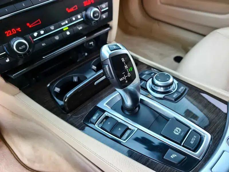 BMW 7 Series 2009 740Li Leading Edition — миниатюра 13